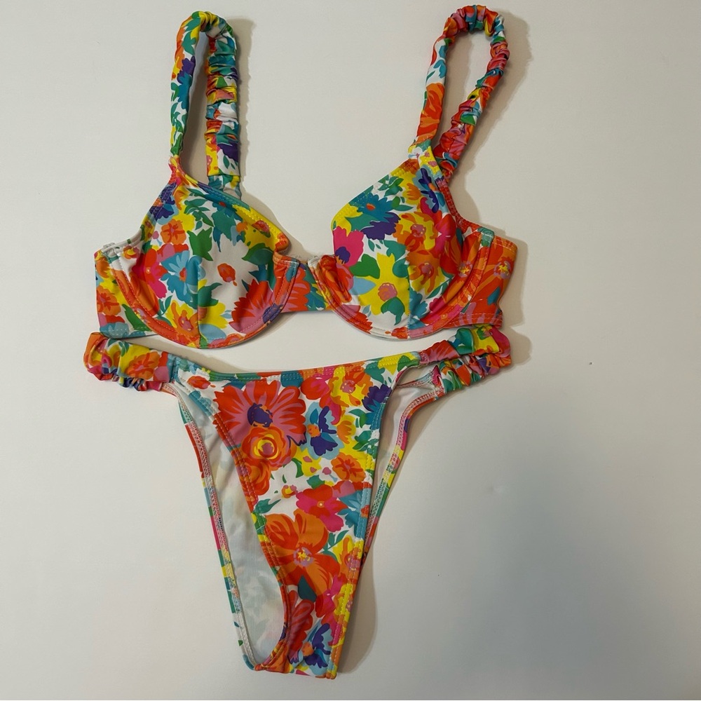 Colorful‎ Floral Bikini Set Size small